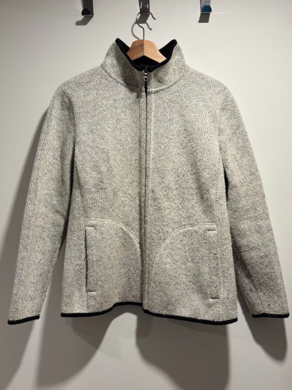 Coldwater Creek White Fleece Black Lining